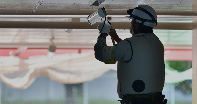 照明機器の取付工事、交換></figure>
</li>
<li>
<figure><figcaption>建築物の電気配線、LAN配線、電話配線工事</figcaption><img decoding=